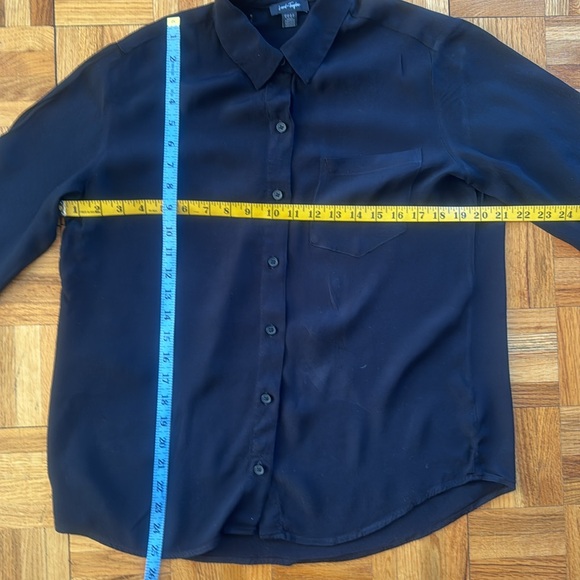 💕Lord & Taylor Classic Black Button-Up Blouse M VGUC - Picture 6 of 10